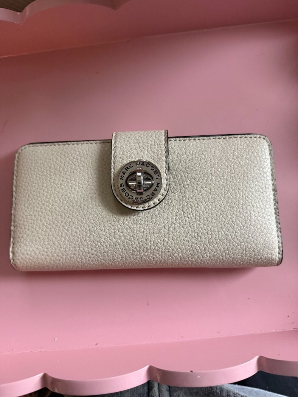 Marc Jacobs Turn Lock Wallet Marshmallow Off White Beige